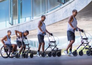 Un nuovo trattamento consente a tre paraplegici di tornare a camminare