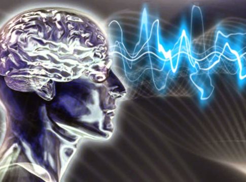 Stimolazione muscolare controllata dal cervello per tornare a camminare