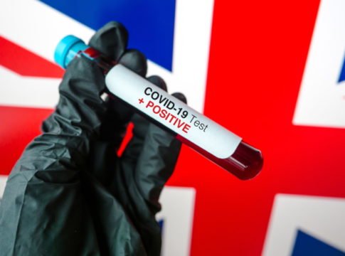Immunità di gregge: la controversa strategia del Regno Unito contro il coronavirus