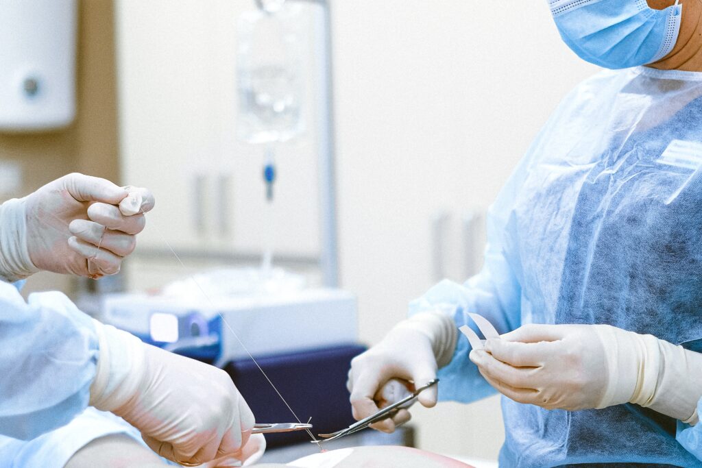 Ingegneri sviluppano nastro adesivo chirurgico come alternativa alle suture.