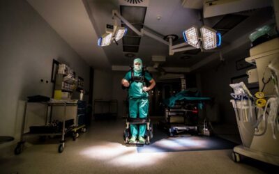 Marco Dolfin: chirurgo paralizzato che opera grazie all’esoscheletro