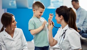 Bimbi dal medico